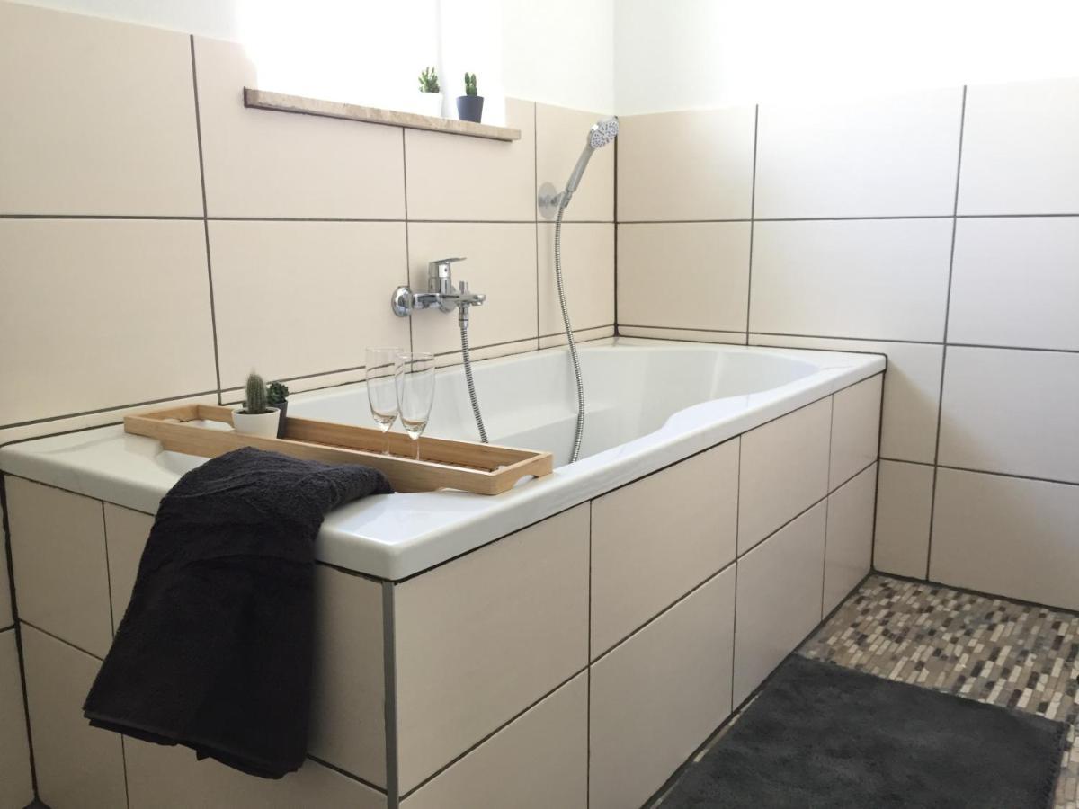 Ferienwohnung Am Bodensee- Zentrale Lage, Free Parking And Wifi, 109 M2, Privater Garten, 7 Gaeste, 2X Kingsize Boxspringbett, Familienfreundlich FDH 외부 사진